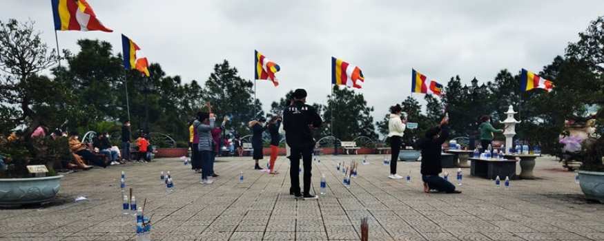 chùa phật đứng