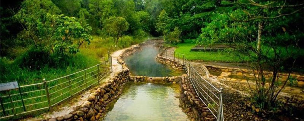 Nước nóng Thanh Tân